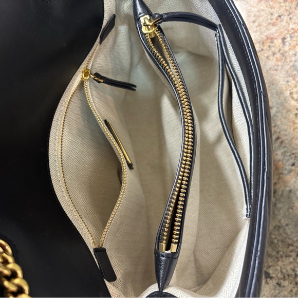 Tory Burch Black and Gold Shoulder Bag with Quilted Design and Chain Strap - Picture 4 of 8